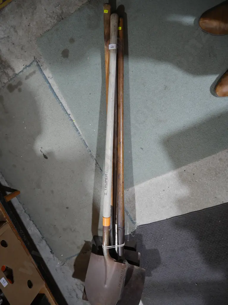 Shovels Image 1++