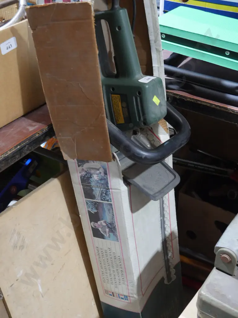 Electric hedge trimmer Image 1++