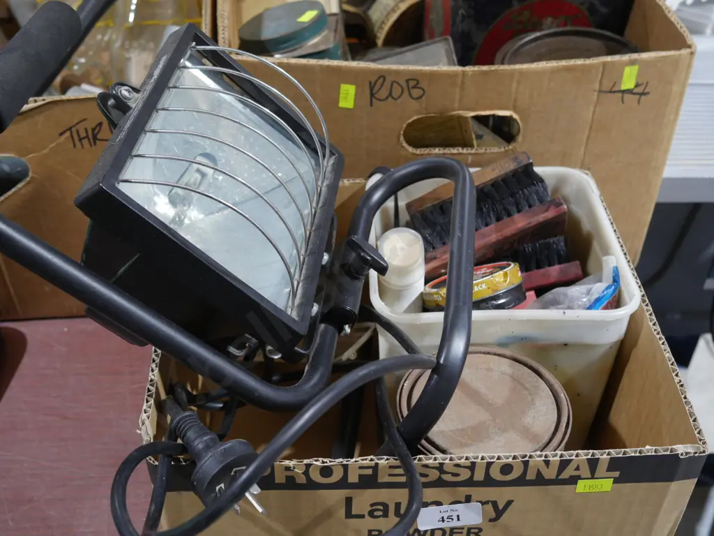 Shoe polish floodlight Image 1++