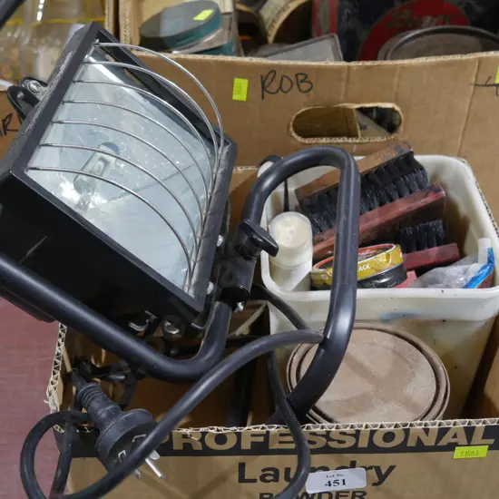 Shoe polish floodlight