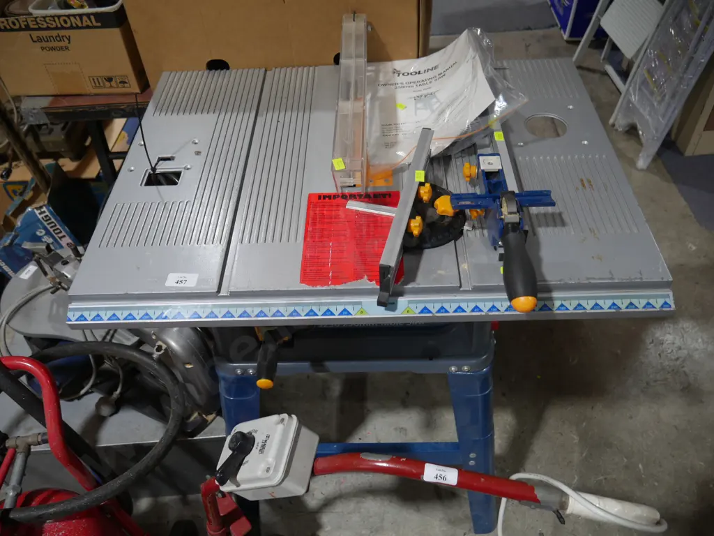 Topline table saw Image 1++