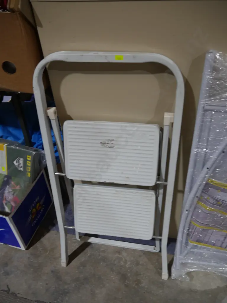 Step ladder Image 1++