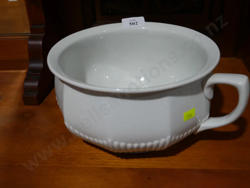 Adams & sons chamberpot Image 1++