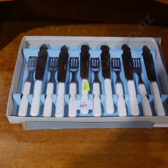 Sheffield cutlery set