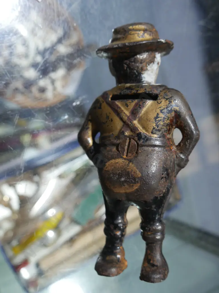 Vintage money box Image 1++