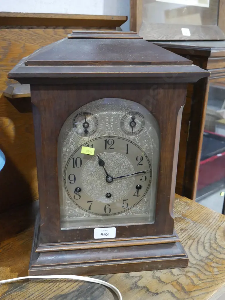 Wood mantle clock Image 1++