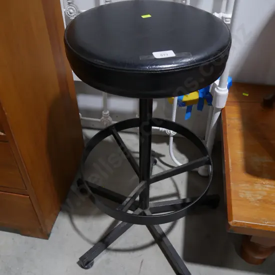 Drafting stool