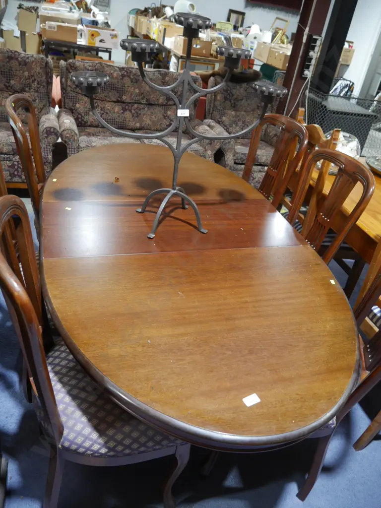 Extension dining table and six chairs Image 1++