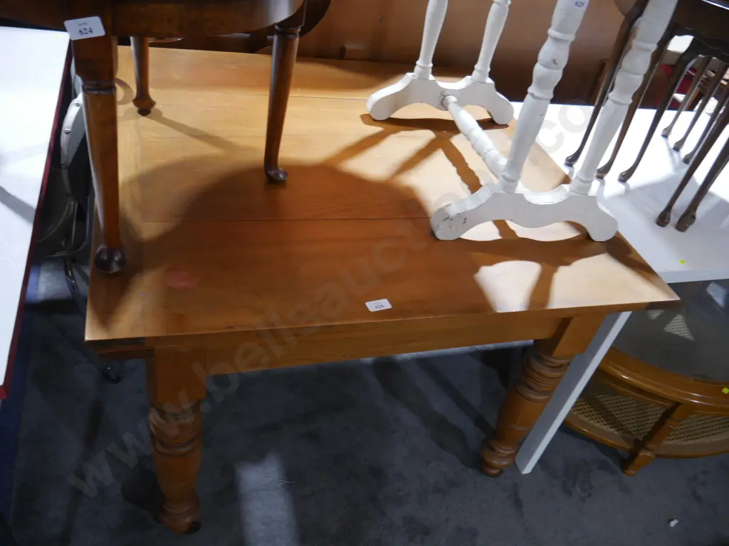 Extension dining table Image 1++