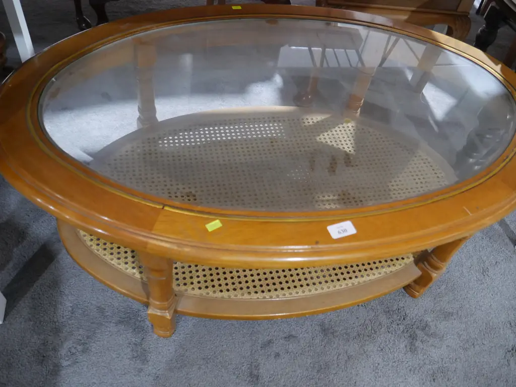 Glass top oval coffee table Image 1++