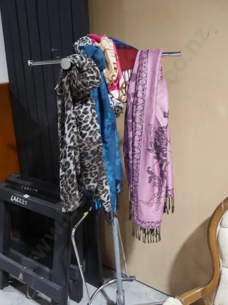 Garment racks Image 1++