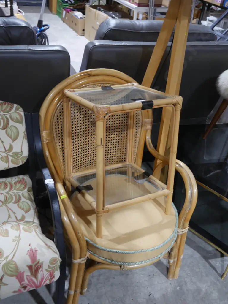 Cane chair and table Image 1++