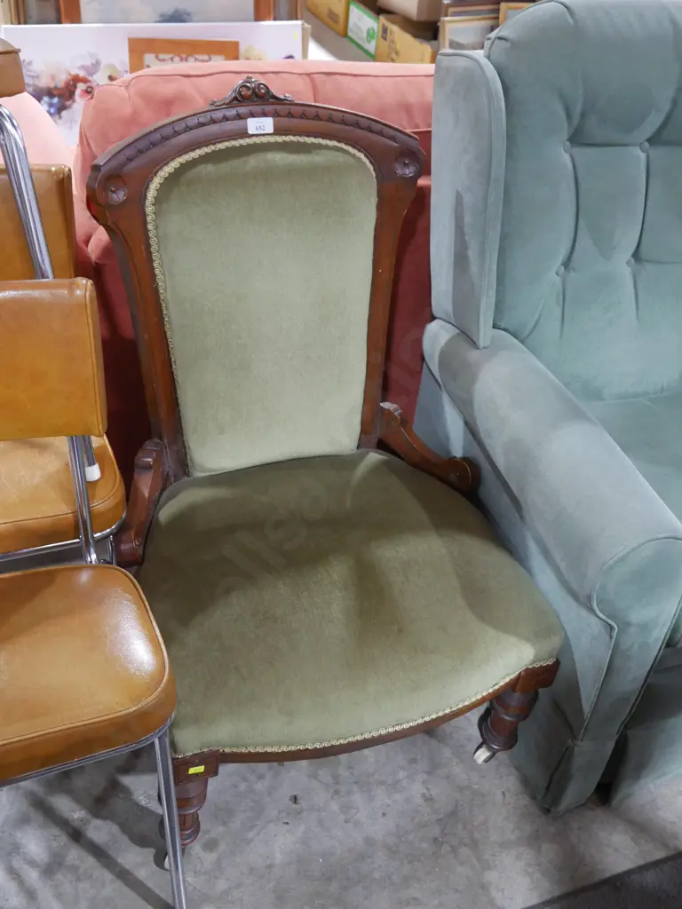 Carved chair Image 1++