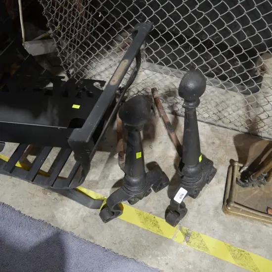 Fire dogs