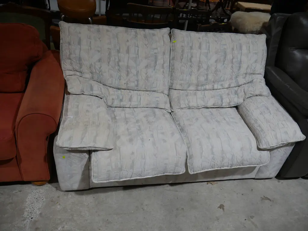 2-seater sofa Image 1++