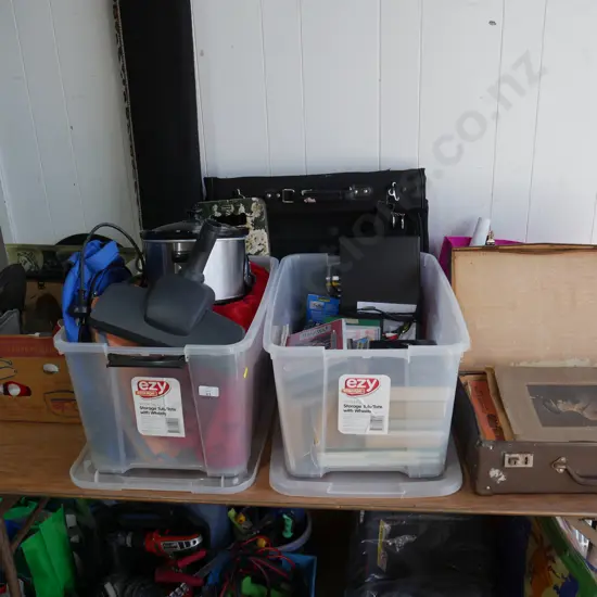 Assorted sundries