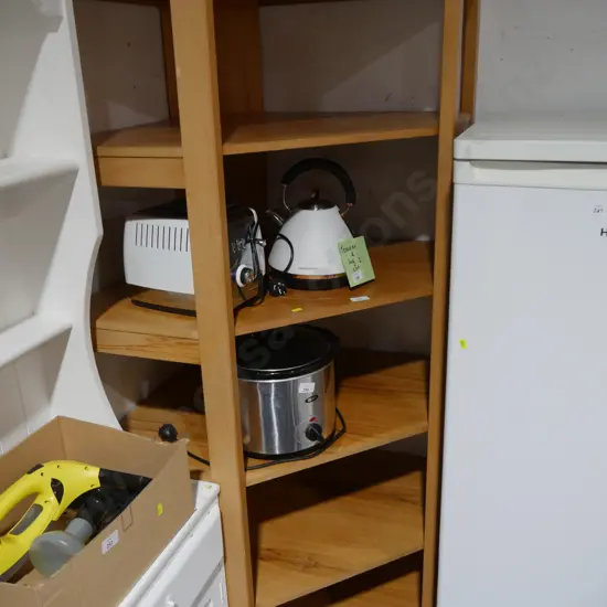 Corner shelf unit