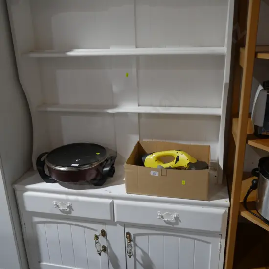 Hutch dresser