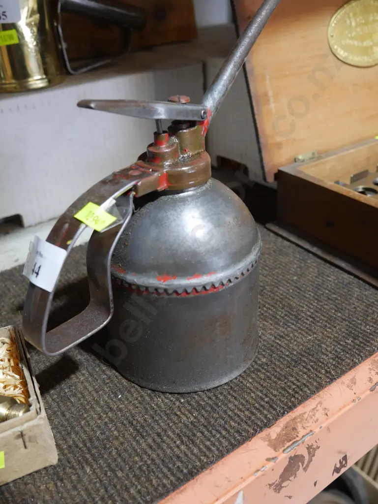 Oil can Image 1++