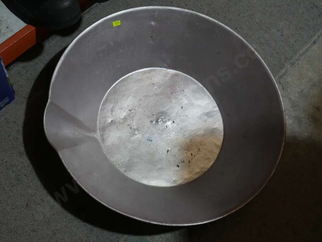 Gold pan Image 1++