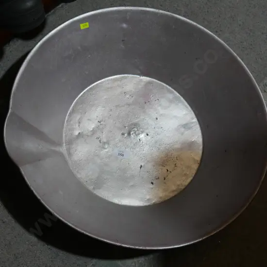 Gold pan