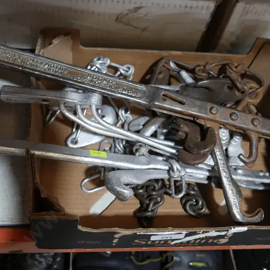 Fence strainers