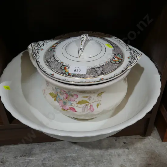 NZ pottery items