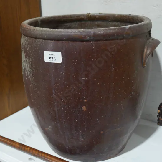 Pottery plant pot