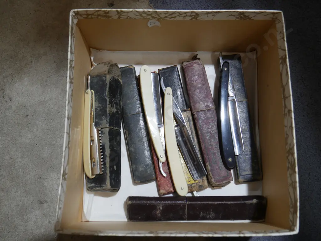 Quantity of cut throat razors Image 1++