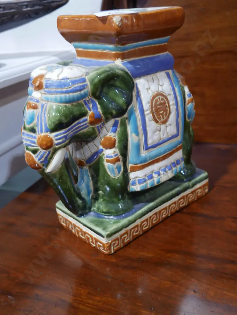 Elephant plant stand Image 1++