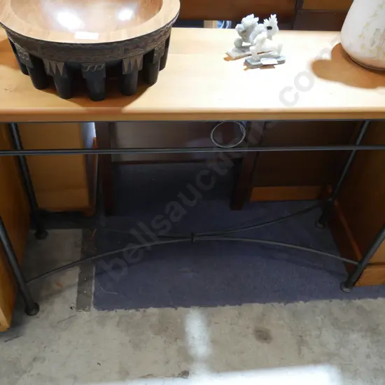 Hall table