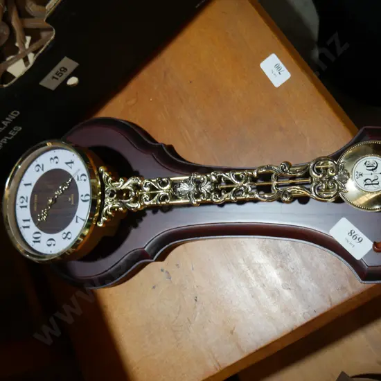 Rhythm wall clock