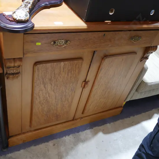 Sideboard