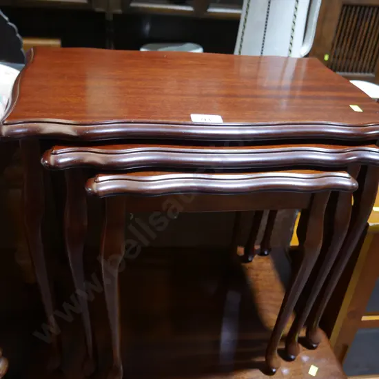 Nest of 3 tables