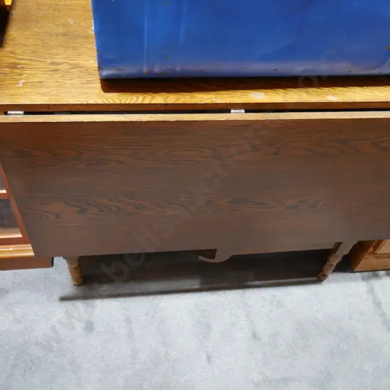 Drop leaf table