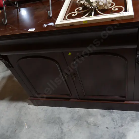 Sideboard