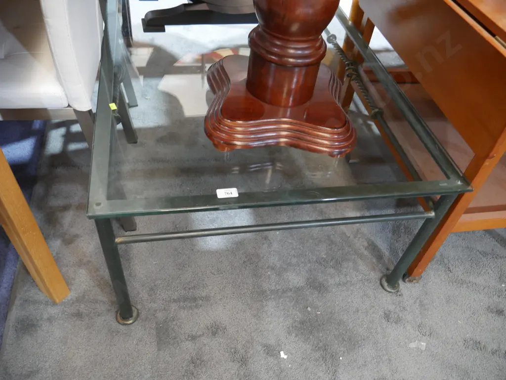 Glass top coffee table Image 1++