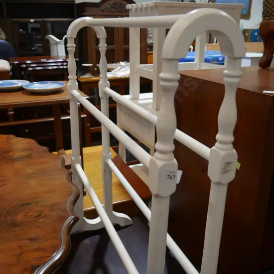 Towel rack