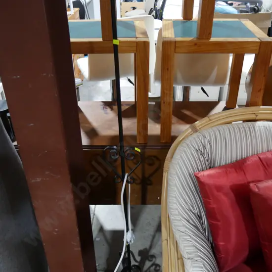 Floor lamp