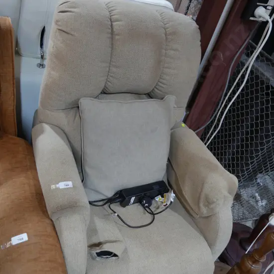 Electric arm chair
