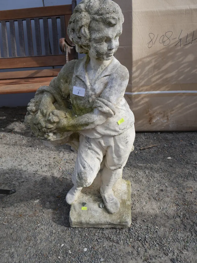Concrete garden statue Image 1++