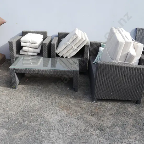 4 piece outdoor lounge suite