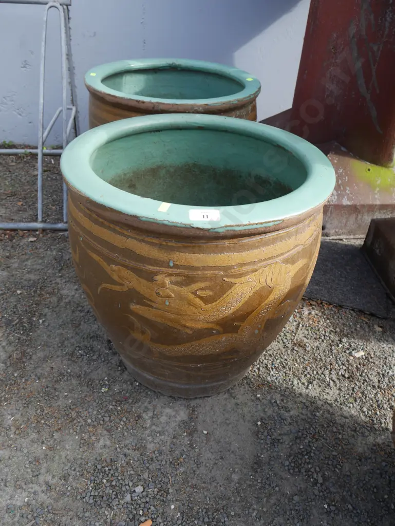 Pair of plant pots Image 1++