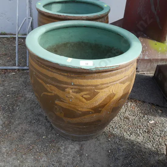 Pair of plant pots