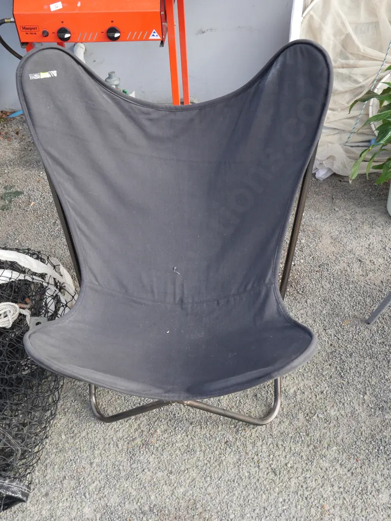 Butterfly chair Image 1++