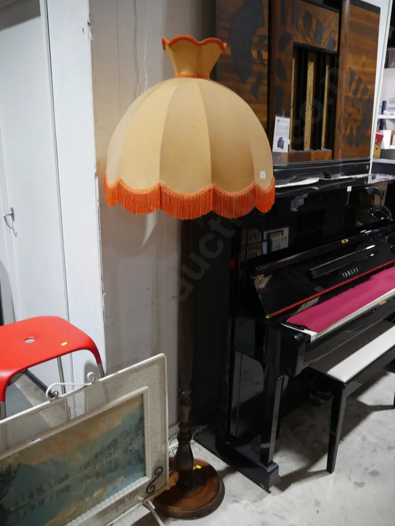 Standard lamp Image 1++