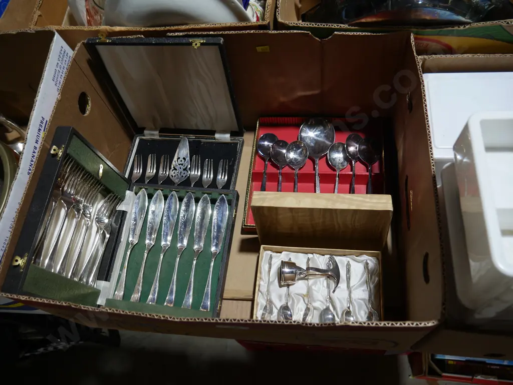 Cased cutlery Image 1++