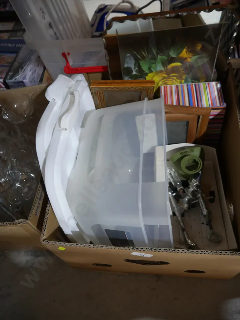 Mincer, storage containers etc Image 1++