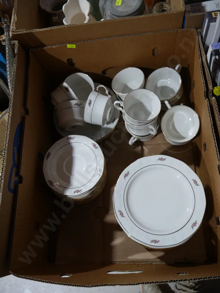 Part dinner set Image 1++