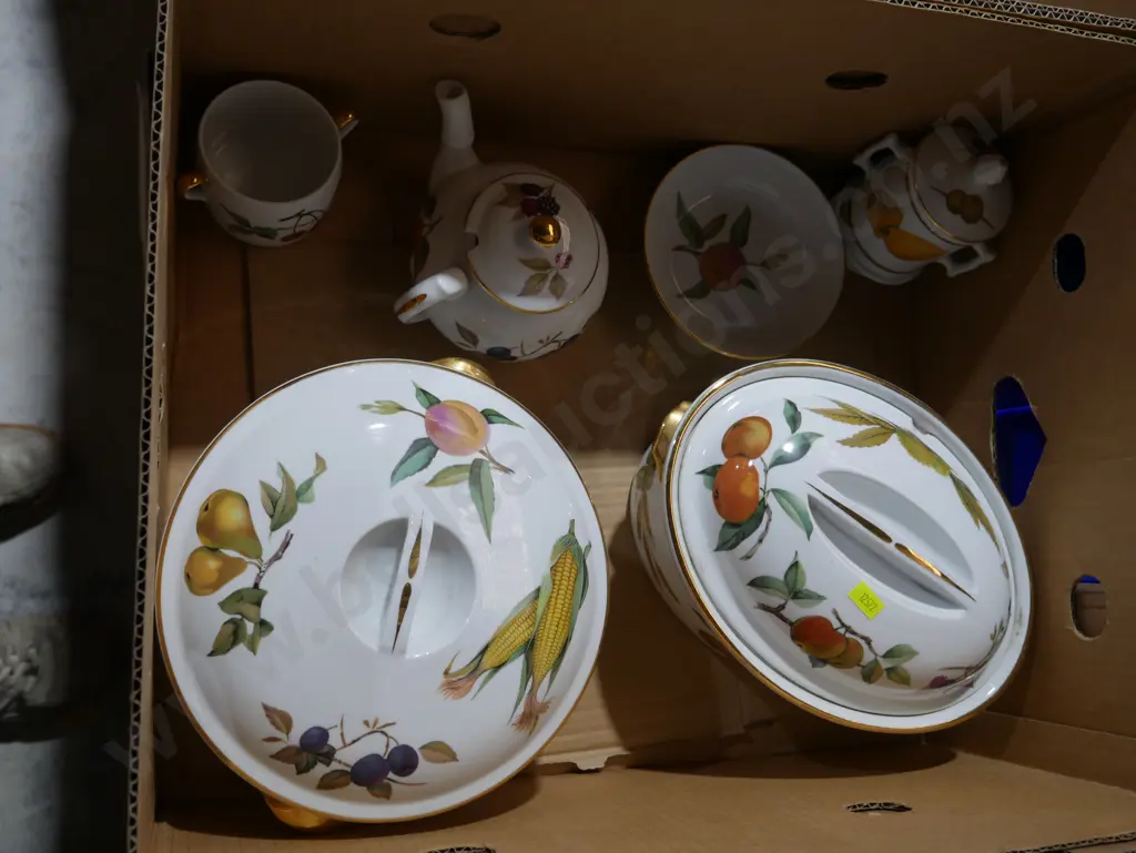 Royal Worcester china Image 1++
